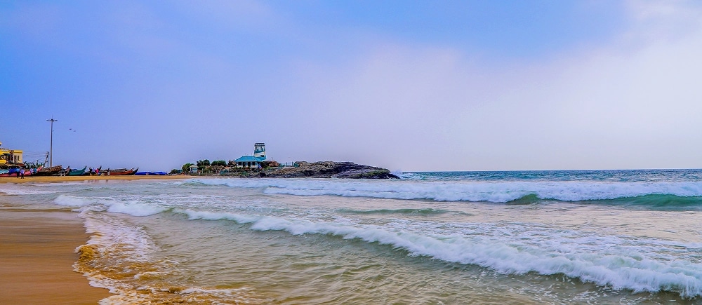 Explore the Best Beaches of Kerala – A Serene Coastal Getaway