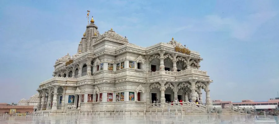 Holi Festival in Mathura Temple - Indian Panorama