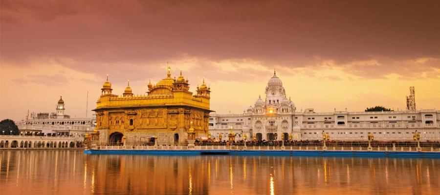 The undoubtedly divine “Golden Temple” of Amritsar | Indian Panorama