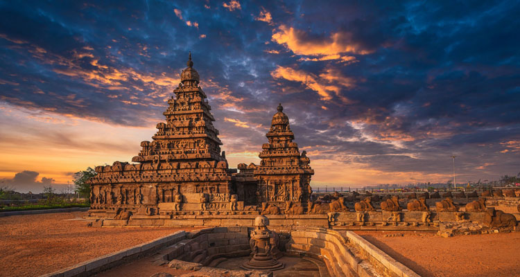 A magnificent view of Mahabalipuram Shore Temple in the state of Tamilnadu.