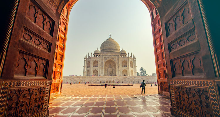 A Picturesque view of Taj Mahal in Agra.